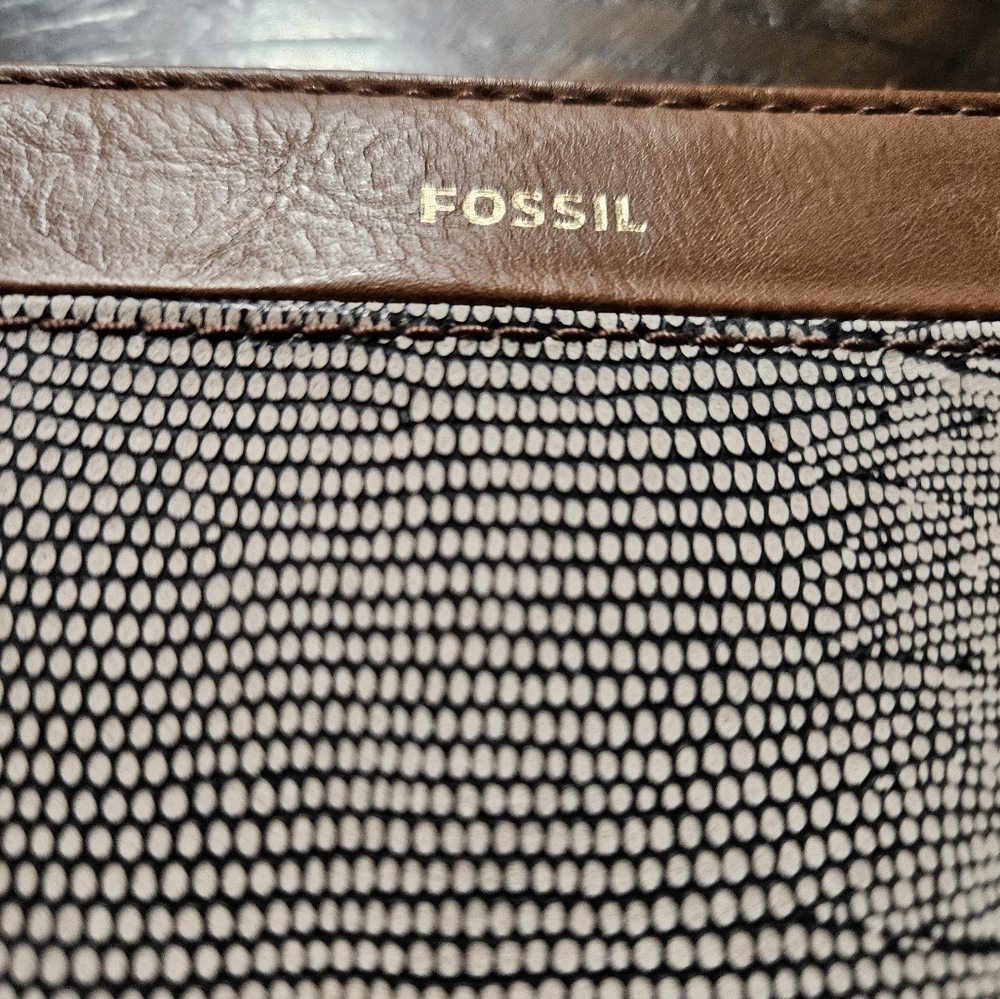Fosil wallet well made